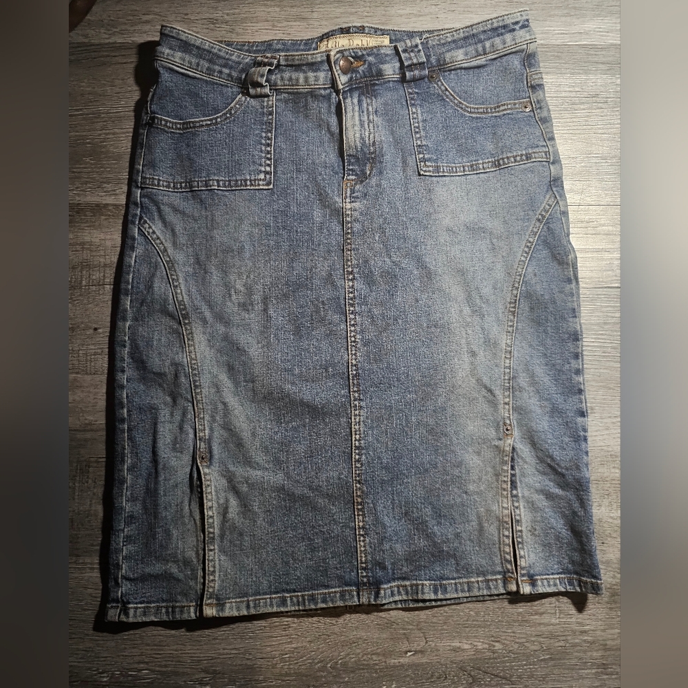 Bella Dahl 31 vintage chic mid length jean skirt 2 splits y2k vintage staining